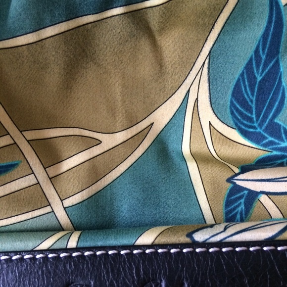 Tommy Bahama Floral Handbag - Picture 3 of 8